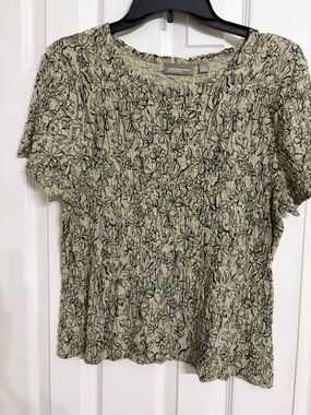 croft & barrow Olive Green Floral Smocked Short Sleeve Top